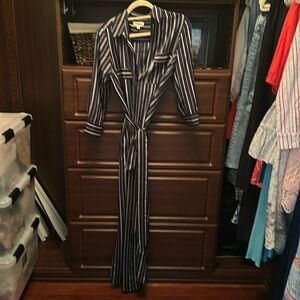 Gorgeous navy and white silk maxi dress by lagence. Size small